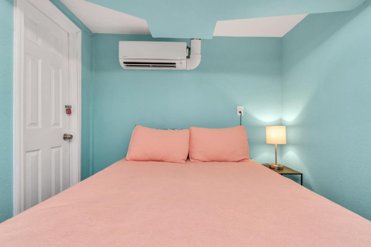 Galveston Studio - Sleeps 7 - Minutes To Beach !! Exterior photo